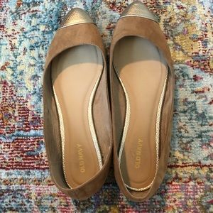 Gold toe flats